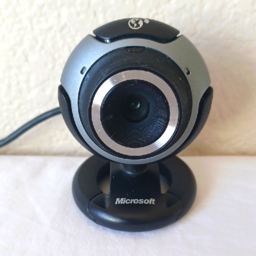 Microsoft Webcam LifeCam VX-3000 Wired USB with Built-In Microphone, Model 1076